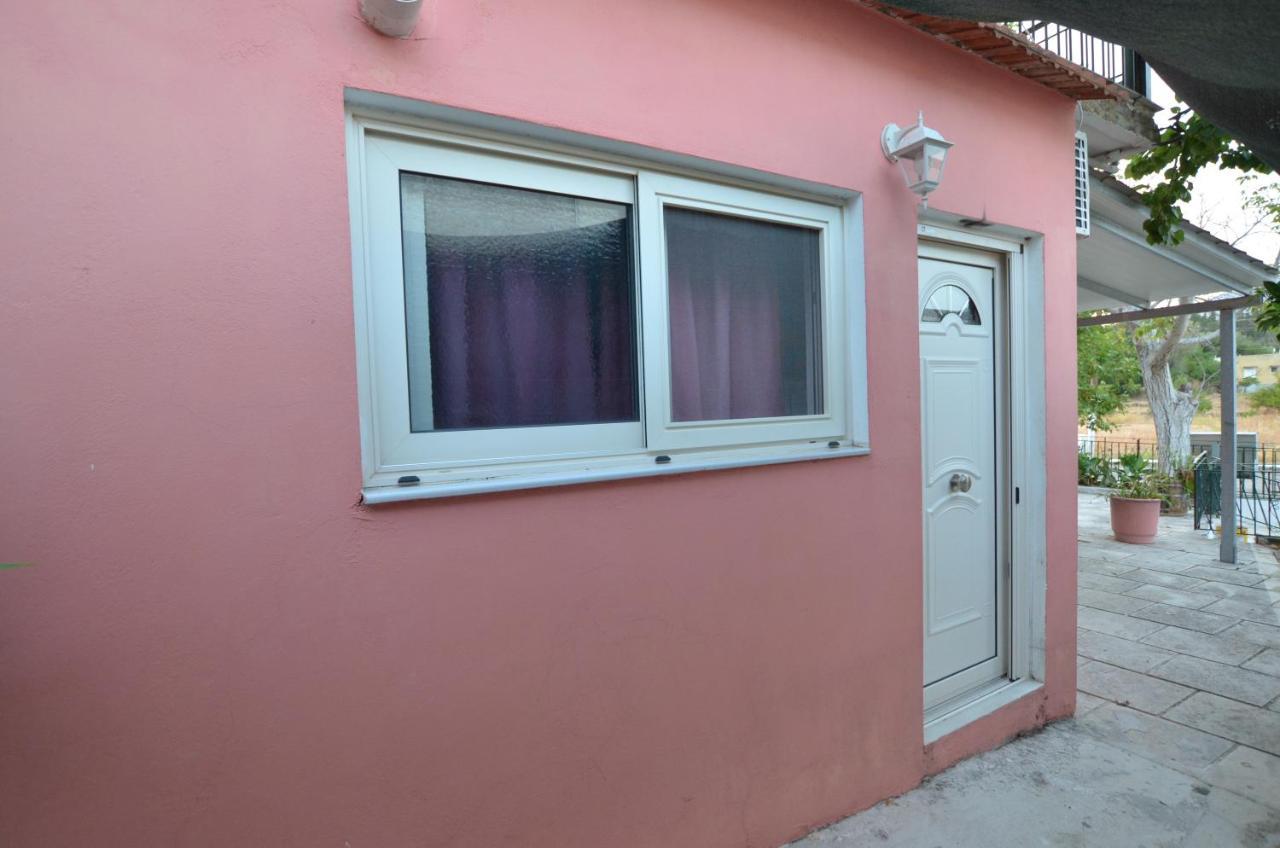 Domenica House Kondaraíni Exterior foto